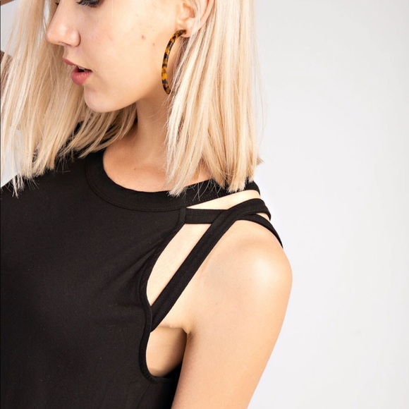 🌷MONDAY SALE🌷Strappy tank top - Picture 1 of 2